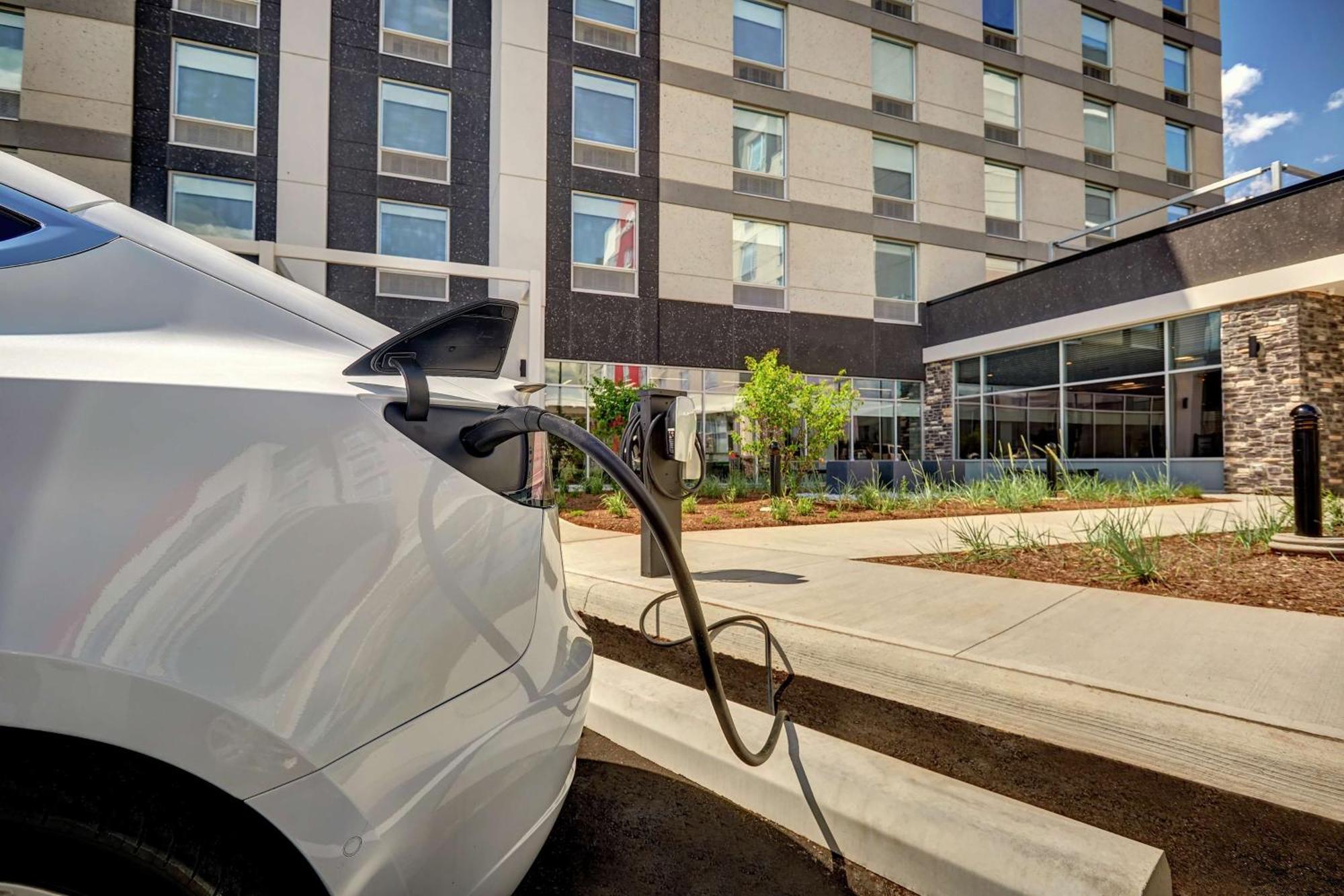 Hilton Garden Inn Toronto/Brampton West, Ontario, Canada Bagian luar foto